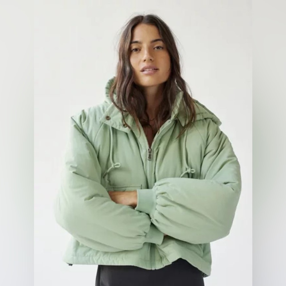 Urban Outfitters Puffer Jacket Size Medium